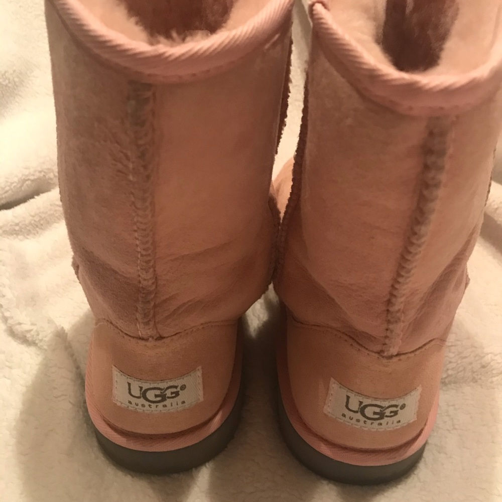 UGGS (pink) size 5 Authentic
